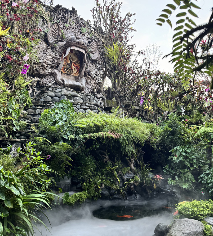 Art garden and Balinese artwork at Sari Timbul